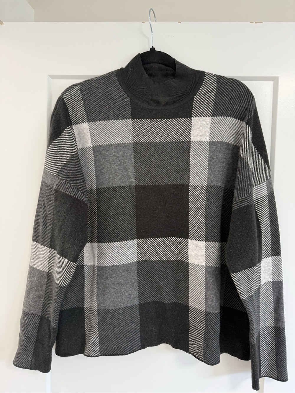 Reitmans Black & Gray Plaid Turtleneck Sweater